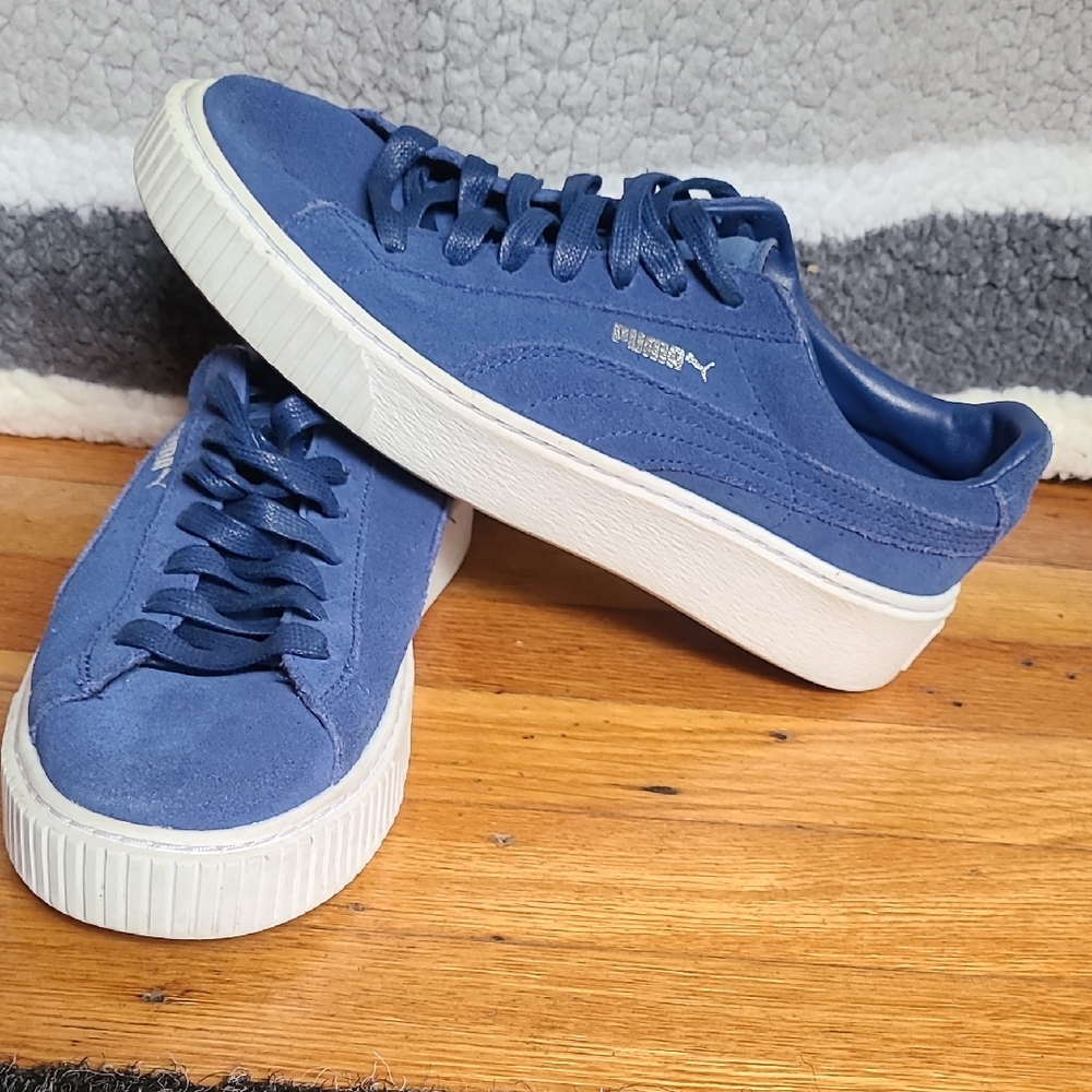 ❤️Puma Blue Suede Sneakers